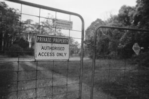 IP notices are like signs on the borders of private property. Image credit Jasper Bennett.